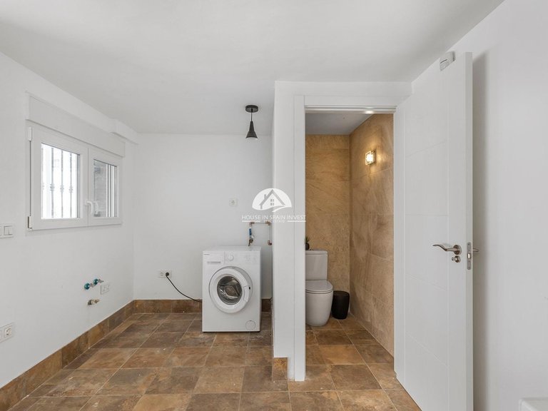 Villa for Sale in Aguas Nuevas - Sector 25 Torrevieja, Alicante 33