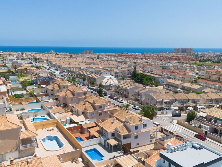 Villa for Sale in Aguas Nuevas - Sector 25 Torrevieja, Alicante 37
