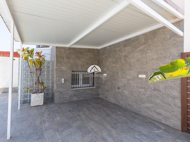 Villa for Sale in Aguas Nuevas - Sector 25 Torrevieja, Alicante 40