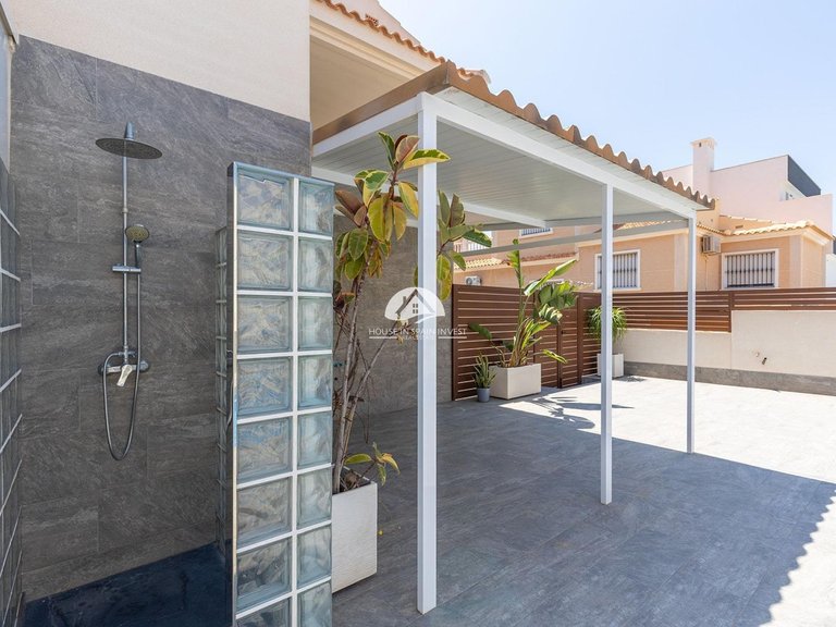 Villa for Sale in Aguas Nuevas - Sector 25 Torrevieja, Alicante 42