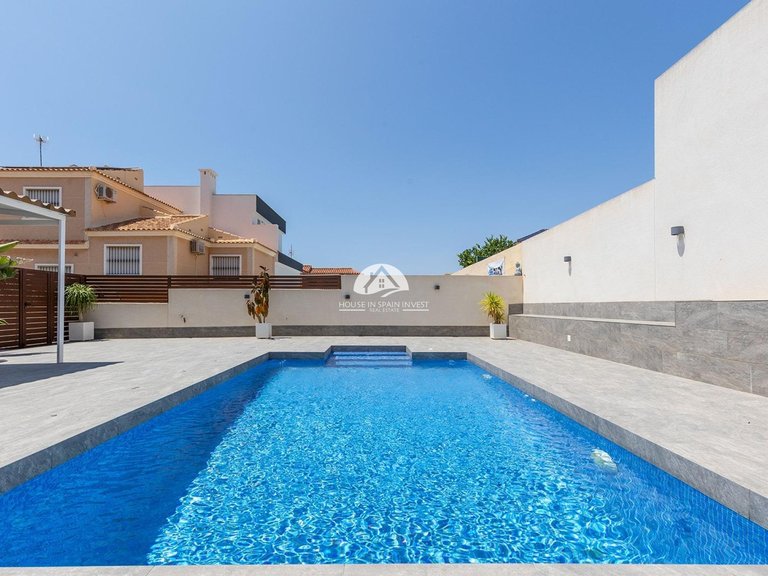 Villa for Sale in Aguas Nuevas - Sector 25 Torrevieja, Alicante 44