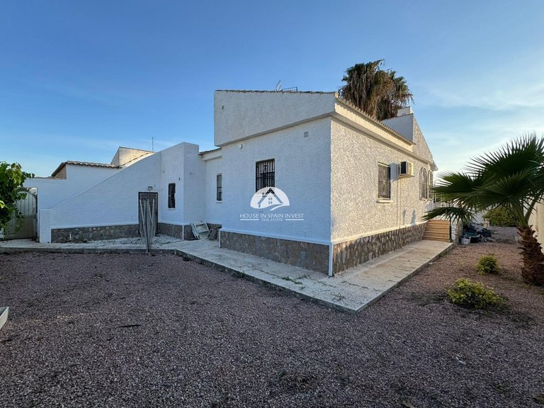 Villa for Sale in La Siesta - El Chaparral - San Luis Torrevieja, Alicante 2