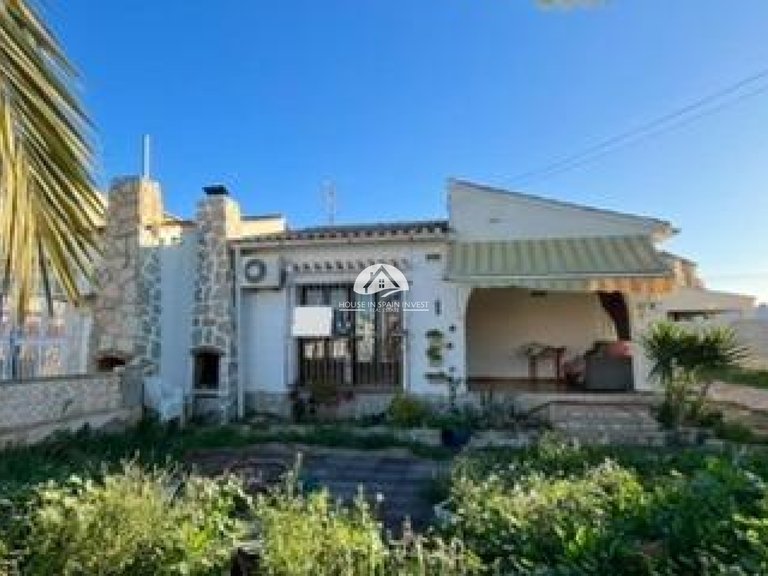 Villa for Sale in Aguas Nuevas - Sector 25 Torrevieja, Alicante 1