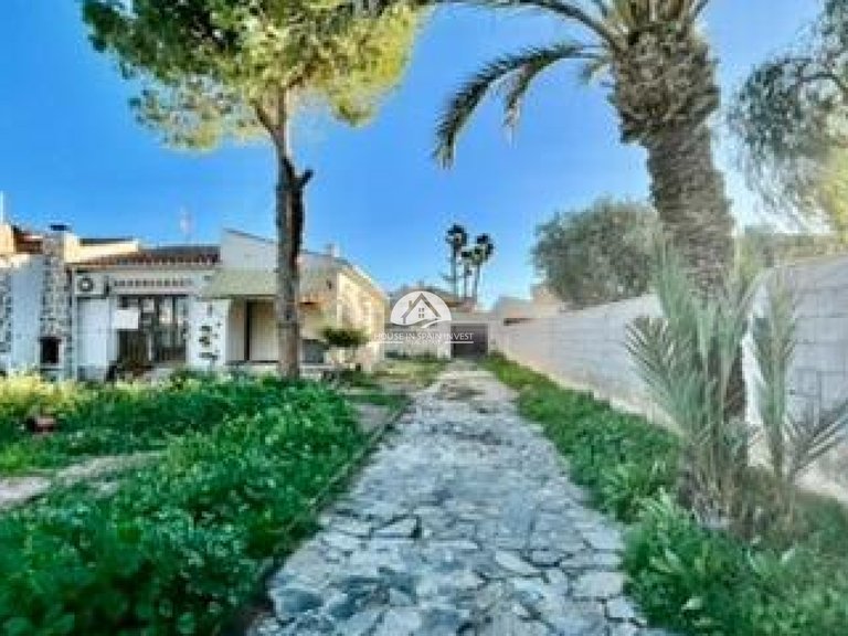 Villa for Sale in Aguas Nuevas - Sector 25 Torrevieja, Alicante 3