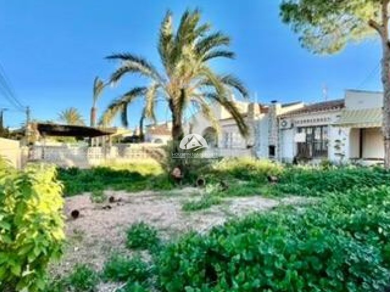 Villa for Sale in Aguas Nuevas - Sector 25 Torrevieja, Alicante 4
