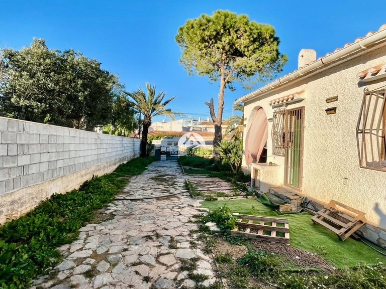 Villa for Sale in Aguas Nuevas - Sector 25 Torrevieja, Alicante 17