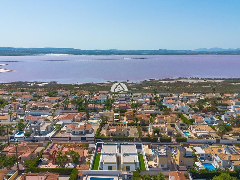 Villa for Sale in Los Balcones Torrevieja, Alicante 2