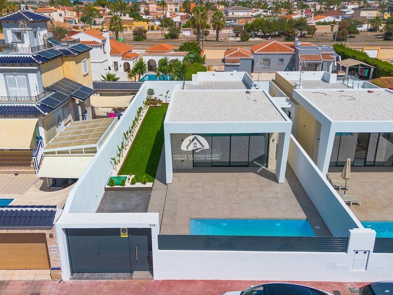 Villa for Sale in Los Balcones Torrevieja, Alicante 1