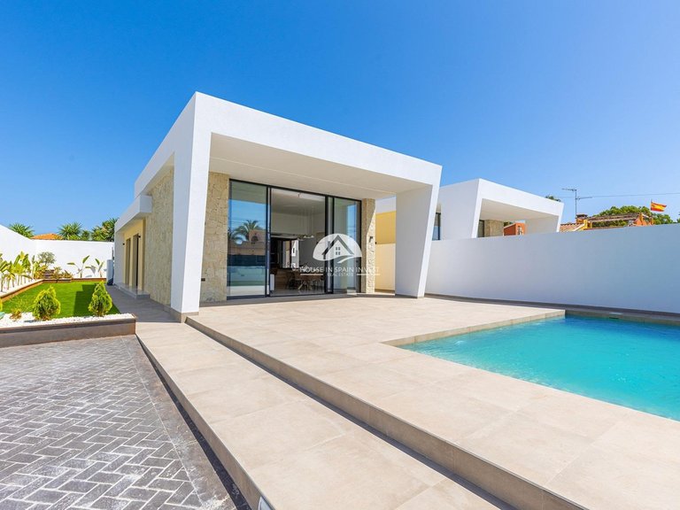 Villa for Sale in Los Balcones Torrevieja, Alicante 8
