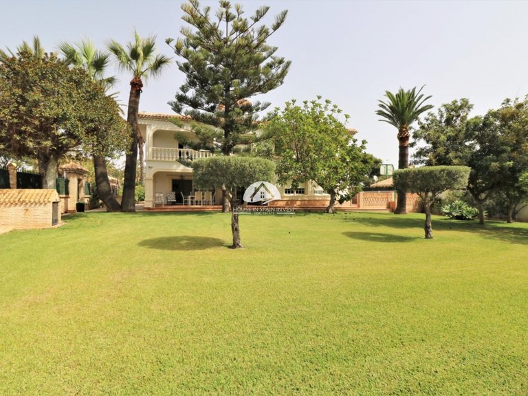 Villa for Sale in Cabo roig Orihuela Costa, Alicante 9