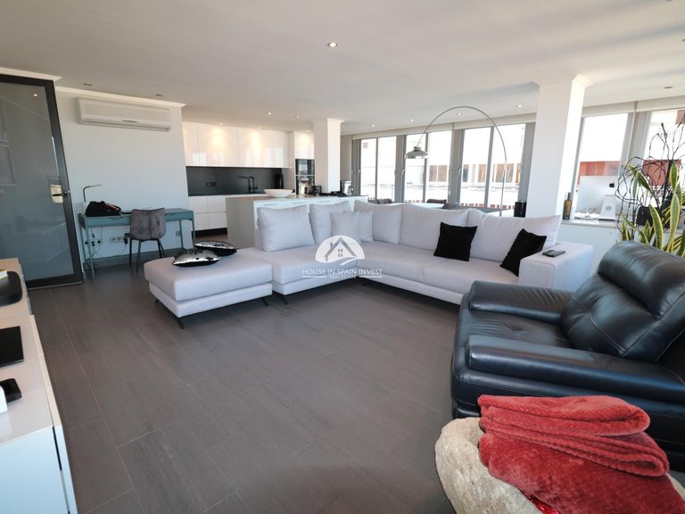 Penthouse for Sale in El Acequión - Los Náufragos Torrevieja, Alicante 1