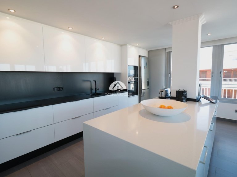 Penthouse for Sale in El Acequión - Los Náufragos Torrevieja, Alicante 11