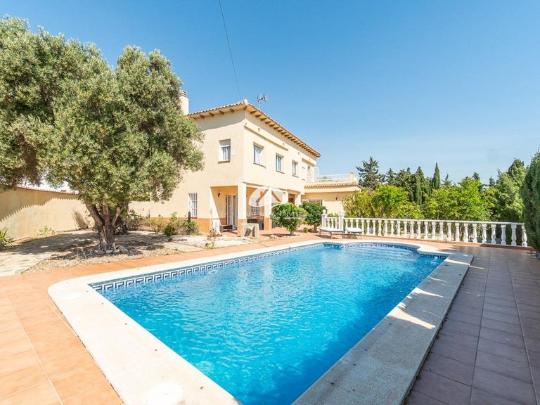 Villa for Sale in La Mata Torrevieja, Alicante 3