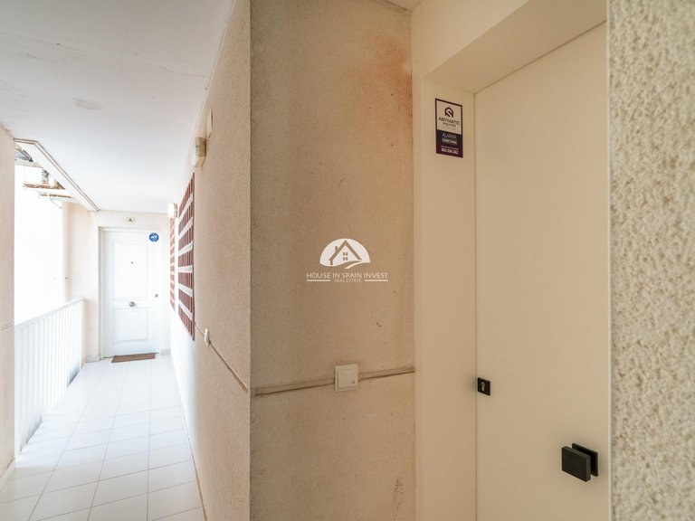 Apartment for Sale in Puerto Deportivo Guardamar Del Segura, Alicante 37