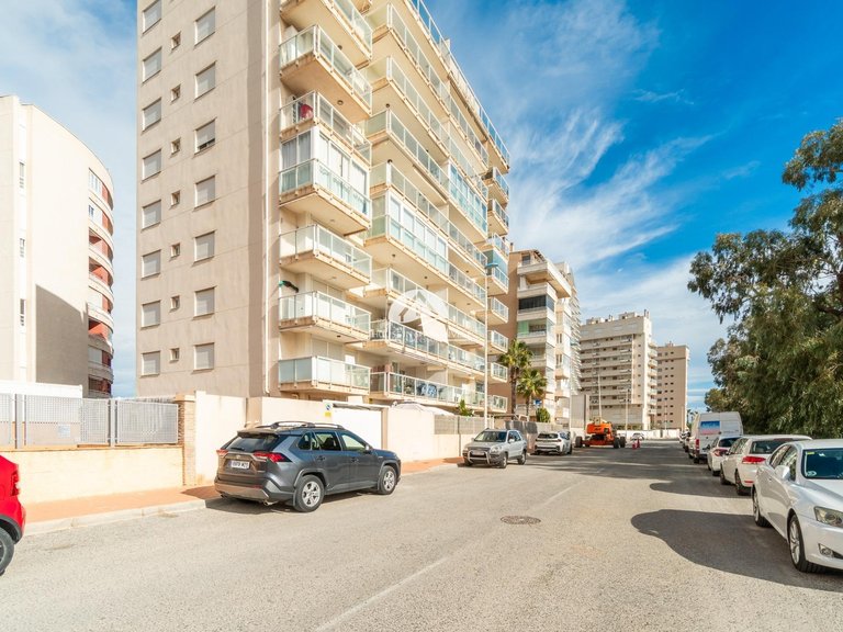 Apartment for Sale in Puerto Deportivo Guardamar Del Segura, Alicante 41