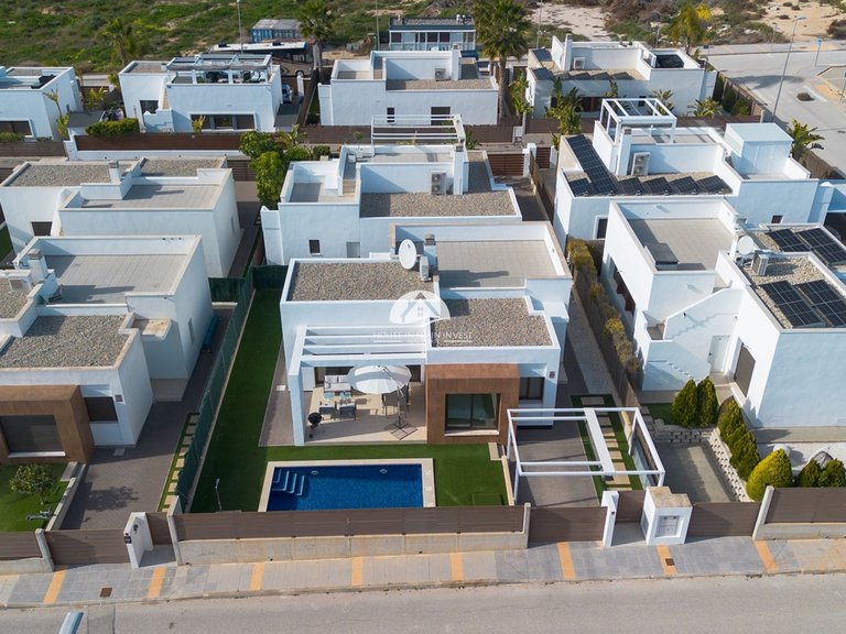 Villa for Sale in Vistabella Vistabella Golf, Alicante 32