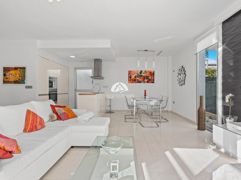 Villa for Sale in Ciudad Quesada Rojales - Ciudad Quesada, Alicante 2