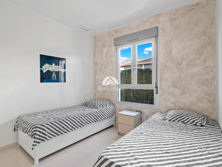 Villa for Sale in Ciudad Quesada Rojales - Ciudad Quesada, Alicante 16