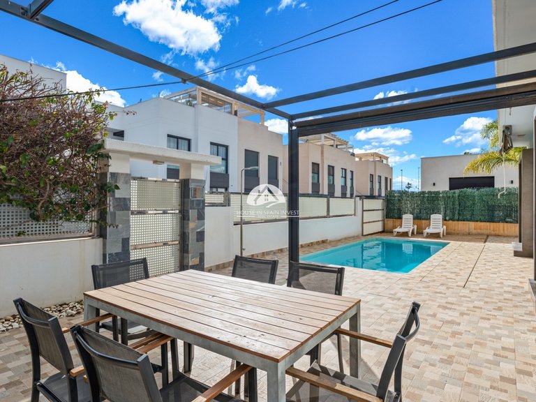 Villa for Sale in Ciudad Quesada Rojales - Ciudad Quesada, Alicante 24