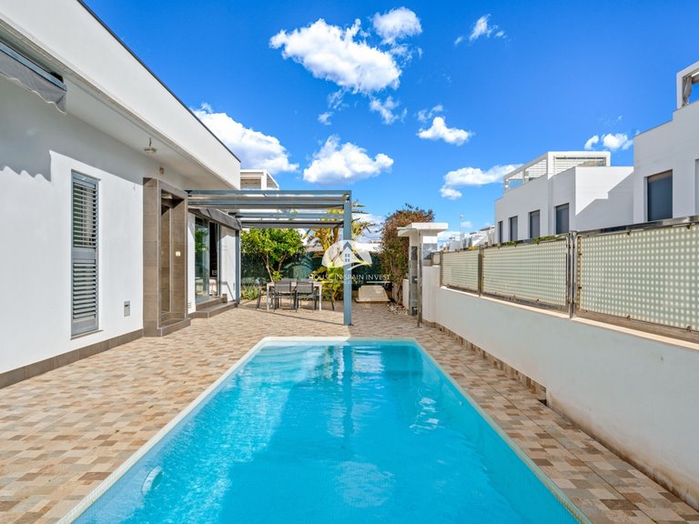 Villa for Sale in Ciudad Quesada Rojales - Ciudad Quesada, Alicante 26