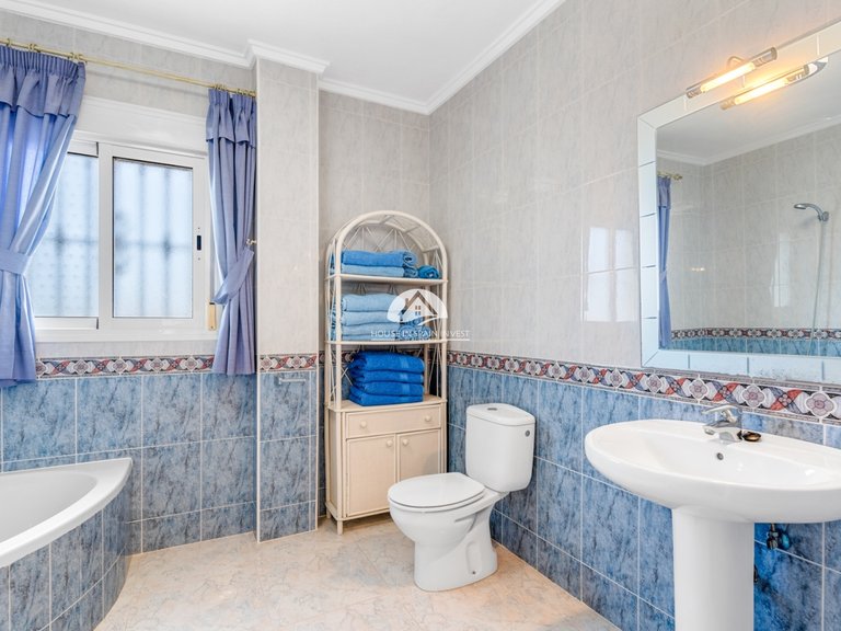 Villa for Sale in Ciudad Quesada Rojales - Ciudad Quesada, Alicante 26