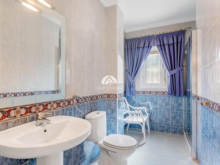 Villa for Sale in Ciudad Quesada Rojales - Ciudad Quesada, Alicante 28