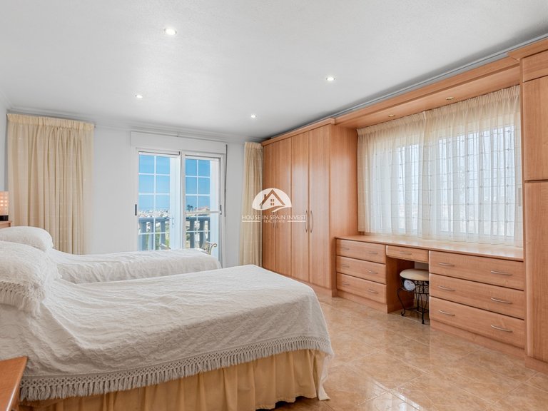 Villa for Sale in Ciudad Quesada Rojales - Ciudad Quesada, Alicante 37