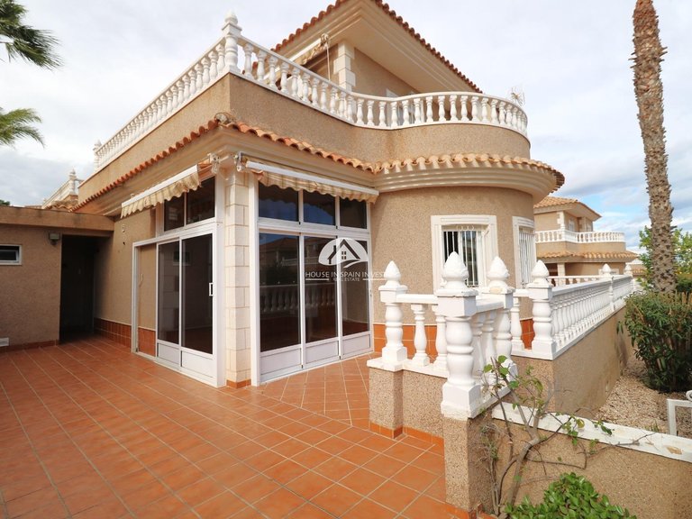 Villa for Sale in Los Balcones Torrevieja, Alicante 1