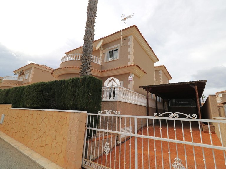 Villa for Sale in Los Balcones Torrevieja, Alicante 2
