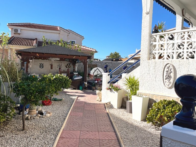 Villa for Sale in Ciudad Quesada Rojales - Ciudad Quesada, Alicante 24