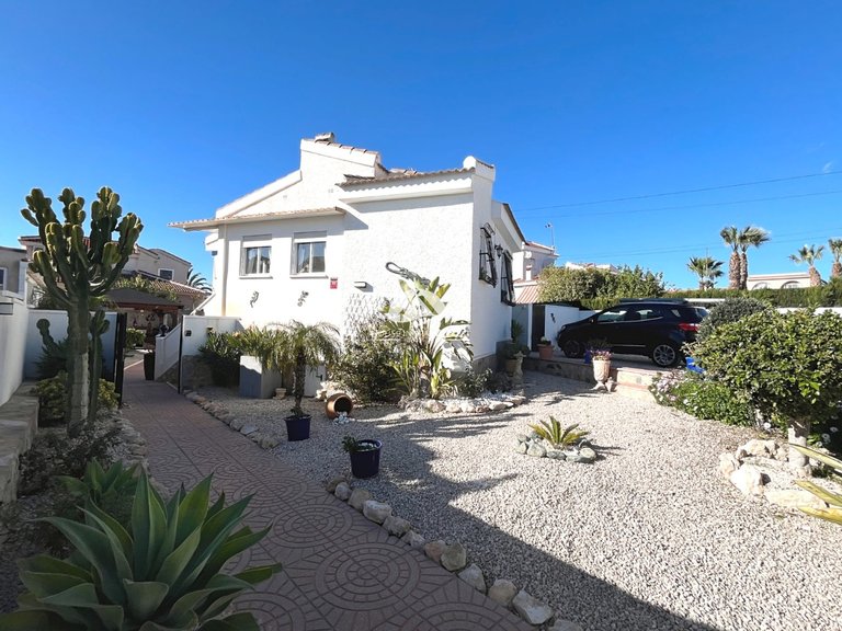 Villa for Sale in Ciudad Quesada Rojales - Ciudad Quesada, Alicante 34