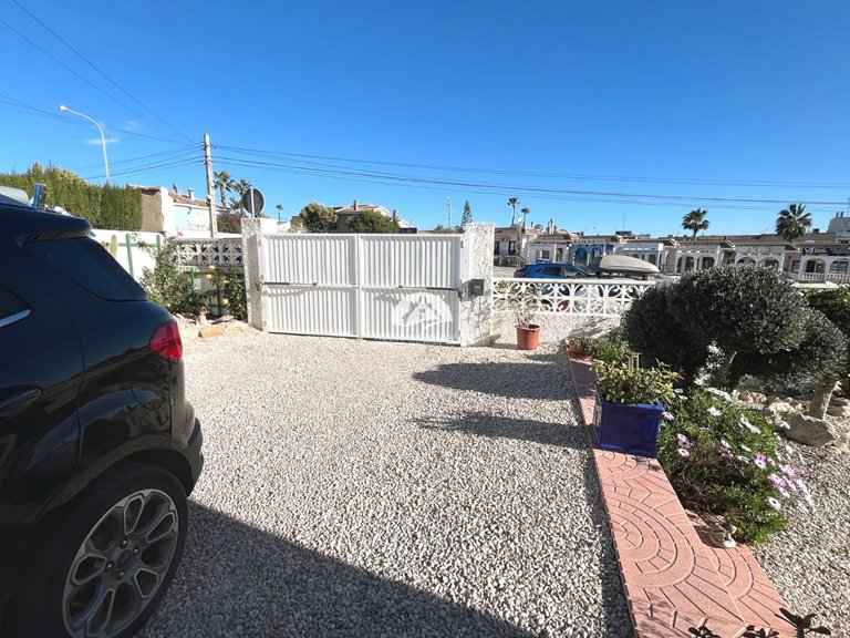 Villa for Sale in Ciudad Quesada Rojales - Ciudad Quesada, Alicante 36