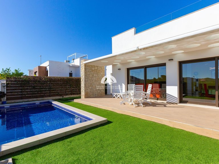 Villa for Sale in Vistabella Vistabella Golf, Alicante 2