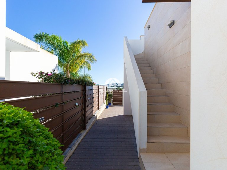 Villa for Sale in Vistabella Vistabella Golf, Alicante 36