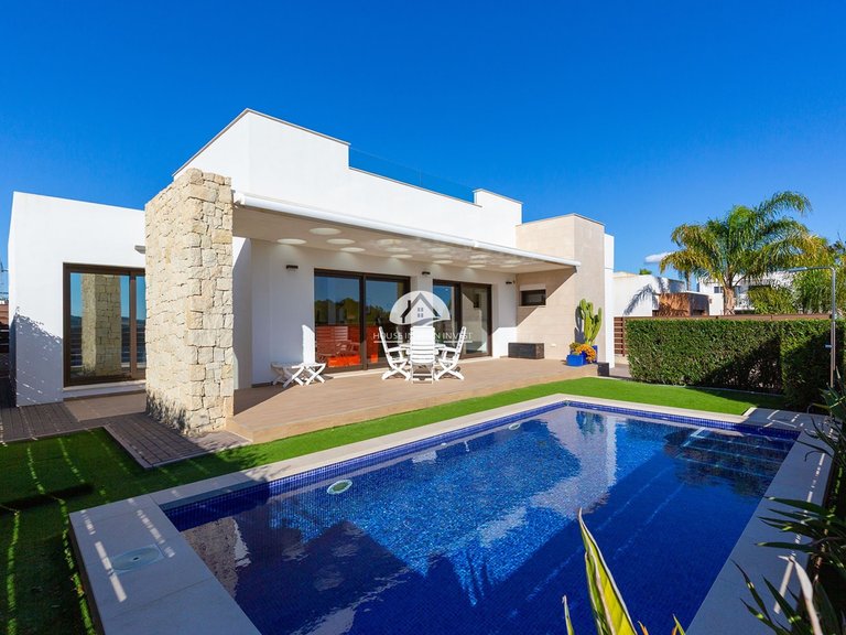 Villa for Sale in Vistabella Vistabella Golf, Alicante 41