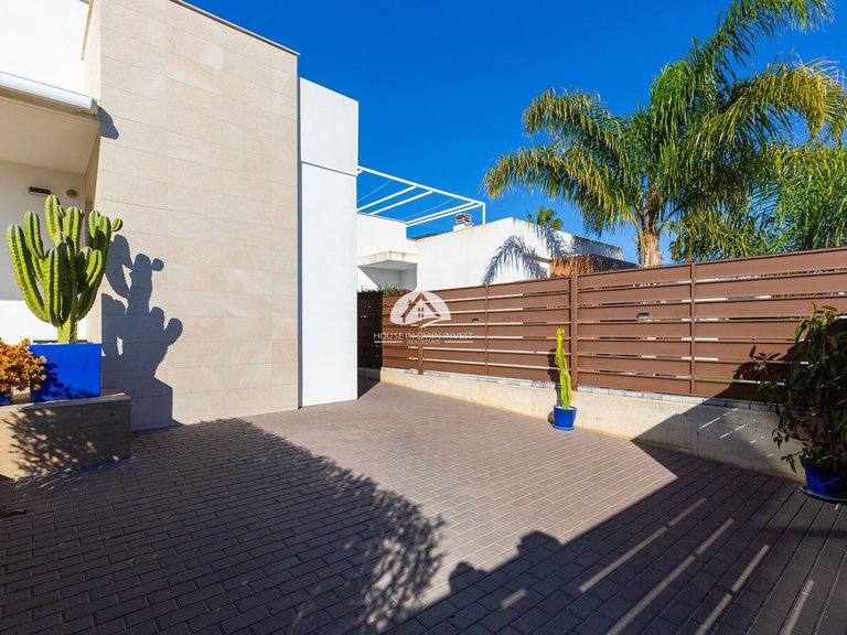 Villa for Sale in Vistabella Vistabella Golf, Alicante 46