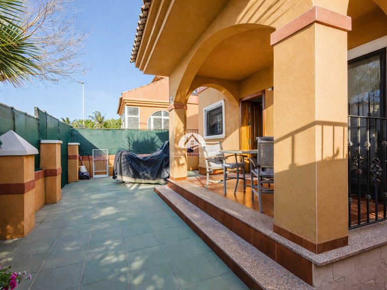 Villa for Sale in Aguas Nuevas - Sector 25 Torrevieja, Alicante 2