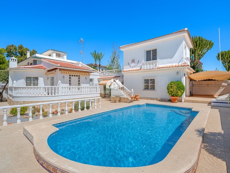 Villa for Sale in Ciudad Quesada Rojales - Ciudad Quesada, Alicante 2