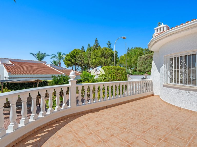 Villa for Sale in Ciudad Quesada Rojales - Ciudad Quesada, Alicante 5