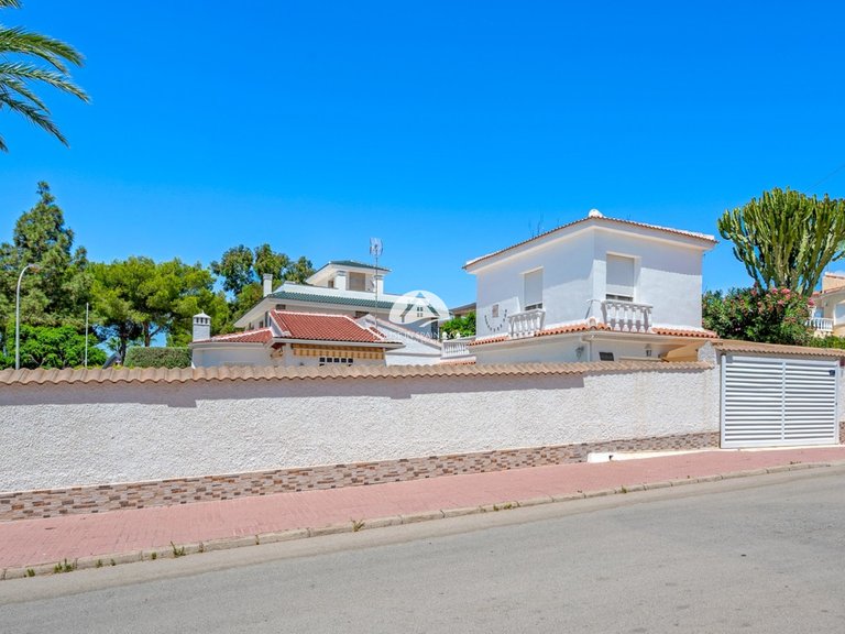 Villa for Sale in Ciudad Quesada Rojales - Ciudad Quesada, Alicante 27