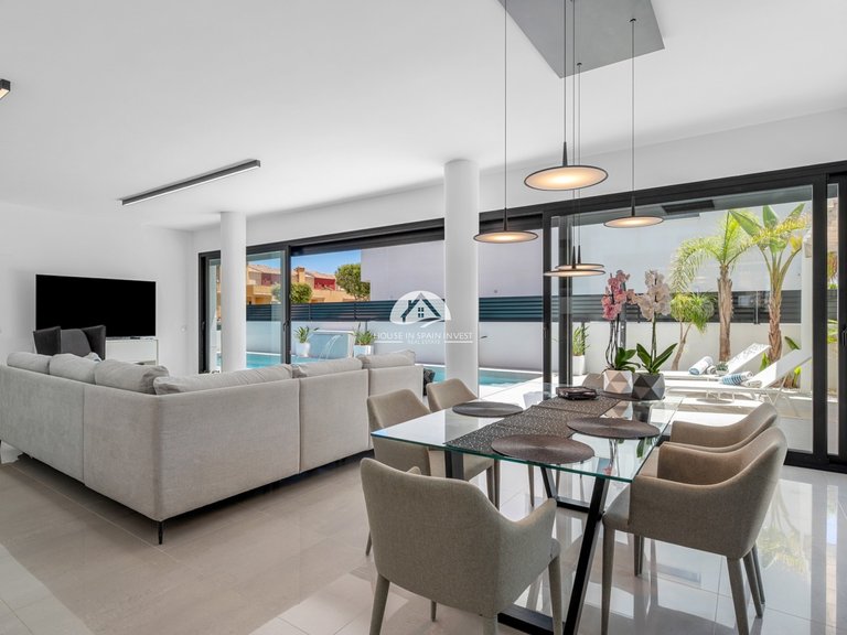 Villa for Sale in Guardamar - El Raso Guardamar Del Segura, Alicante 8