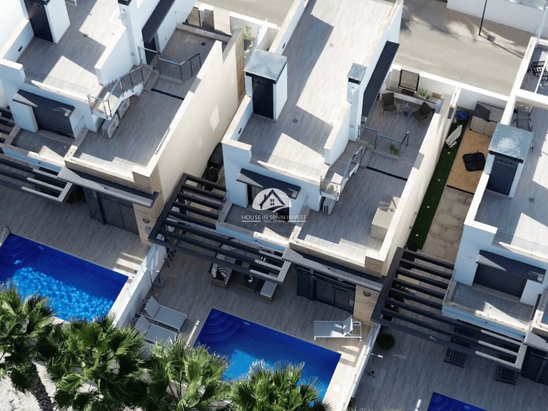 Villa for Sale in Lomas de Cabo Roig Orihuela Costa, Alicante 2