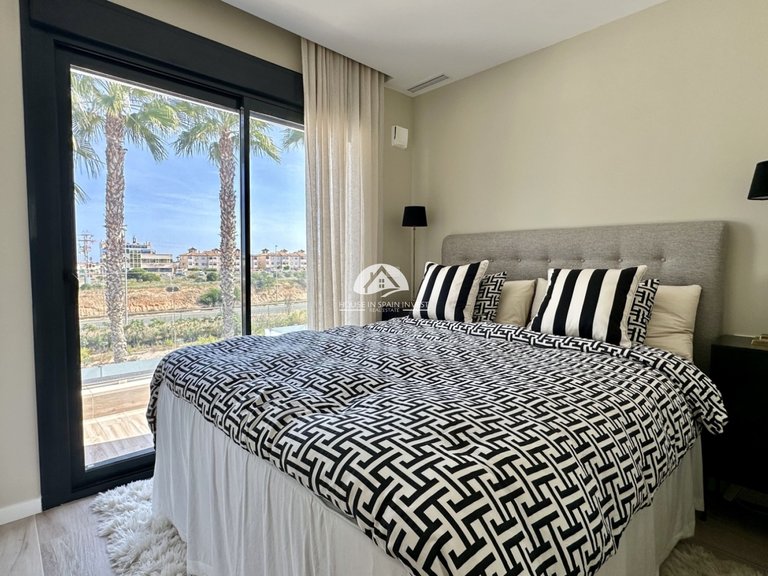 Villa for Sale in Lomas de Cabo Roig Orihuela Costa, Alicante 7