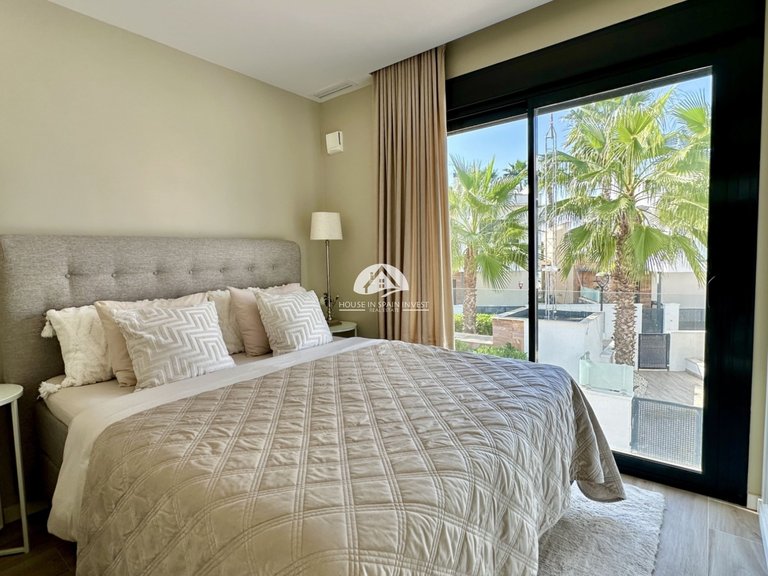 Villa for Sale in Lomas de Cabo Roig Orihuela Costa, Alicante 9