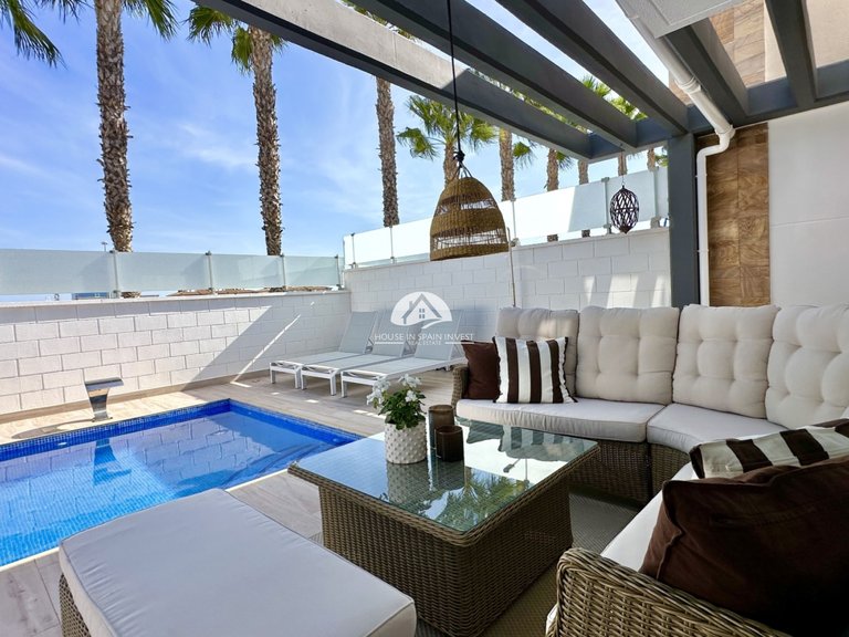 Villa for Sale in Lomas de Cabo Roig Orihuela Costa, Alicante 43