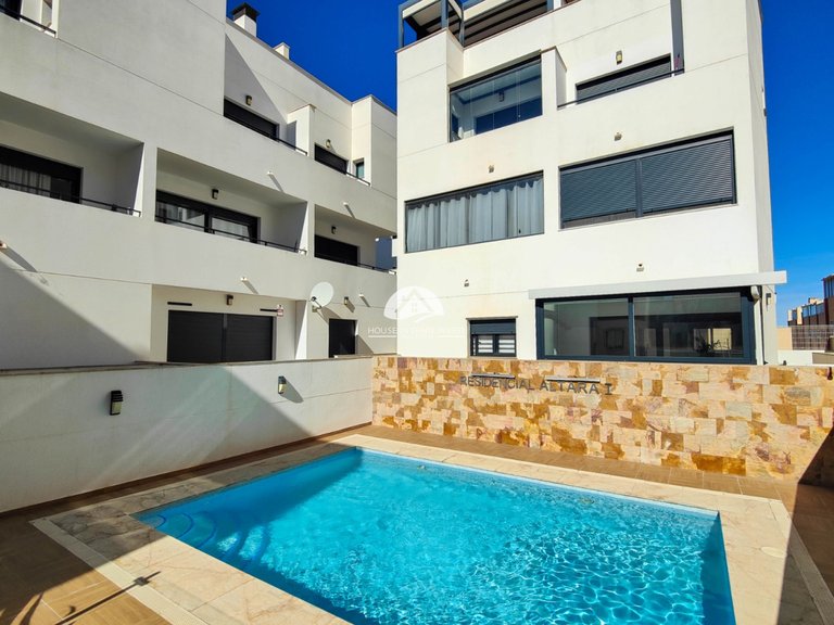 Apartment for Sale in Guardamar - El Raso Guardamar Del Segura, Alicante 37