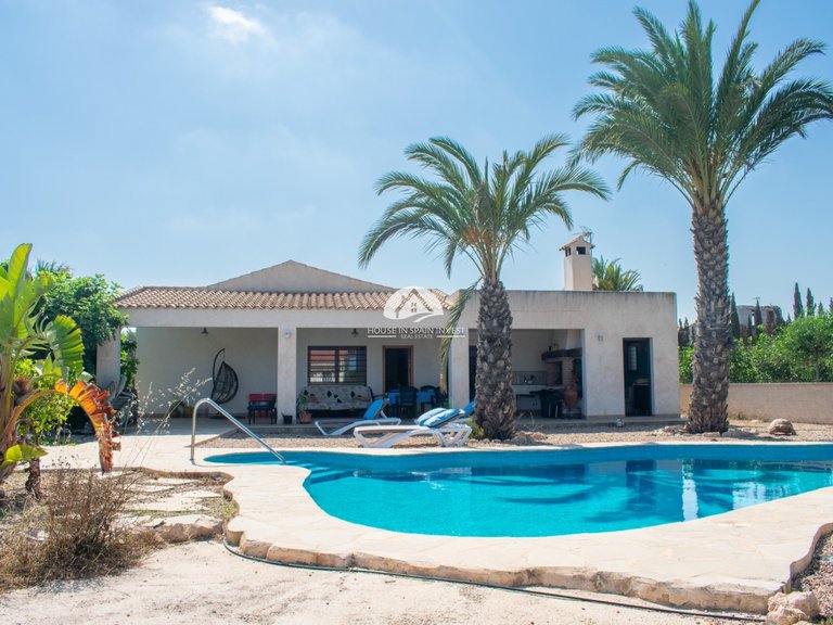 Villa for Sale in Guardamar - El Raso Guardamar Del Segura, Alicante 1