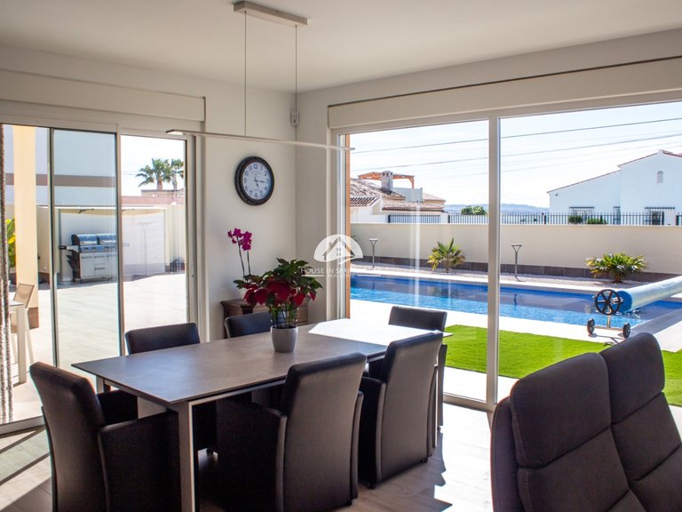 Villa for Sale in La Siesta - El Salado - Torreta Torrevieja, Alicante 2