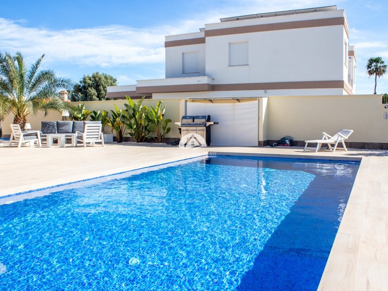 Villa for Sale in La Siesta - El Salado - Torreta Torrevieja, Alicante 5