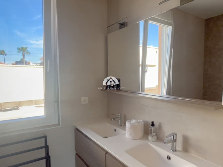 Villa for Sale in La Siesta - El Salado - Torreta Torrevieja, Alicante 26